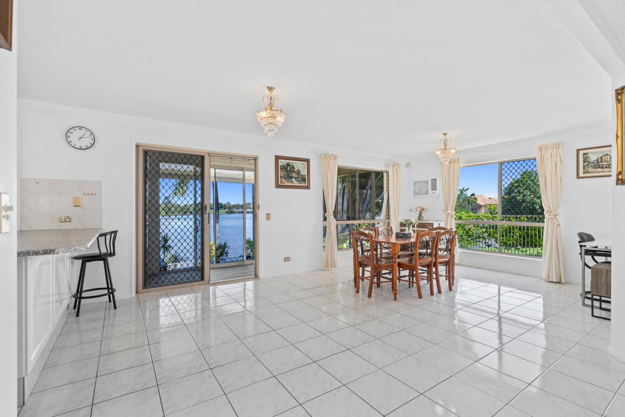 Island Waters Escape * Gold Coast